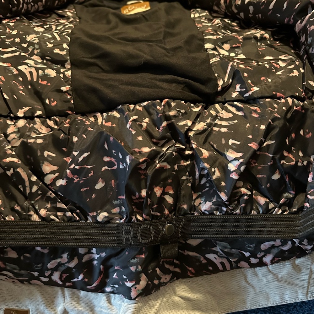 Snowboarding Jacket - image 3